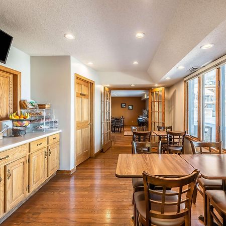 Americas Best Value Inn St. Marys Экстерьер фото