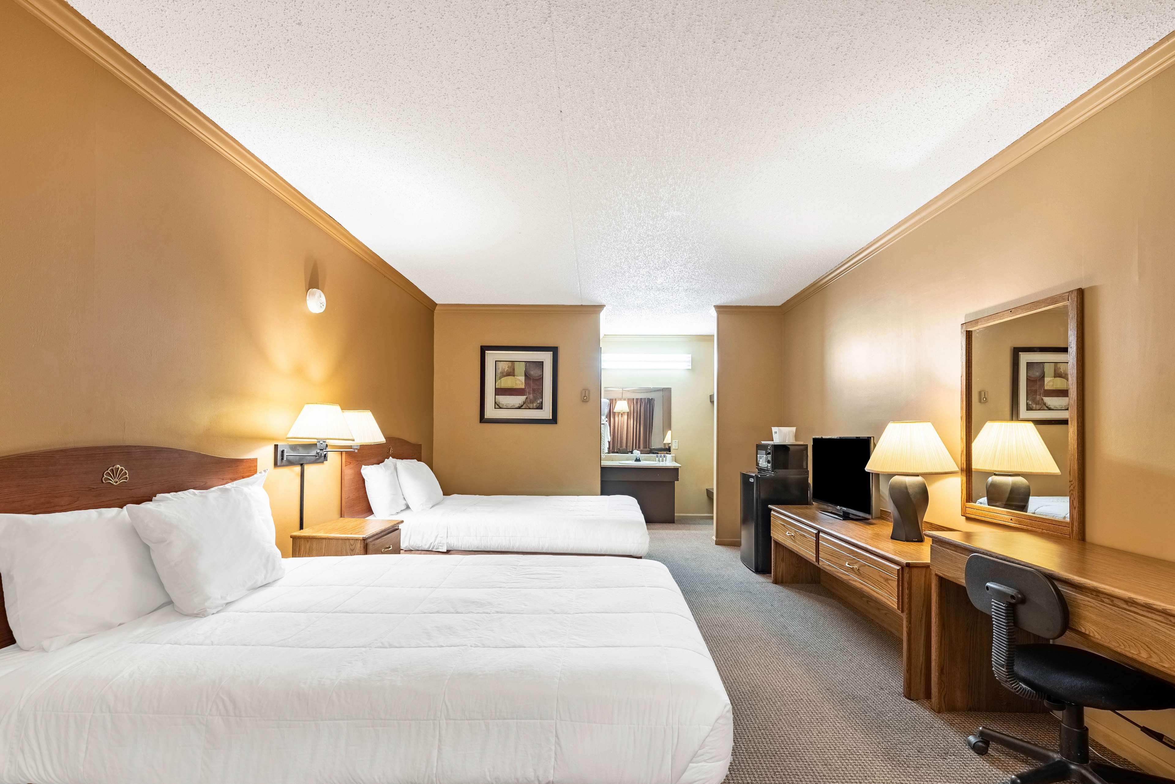 Americas Best Value Inn St. Marys Экстерьер фото