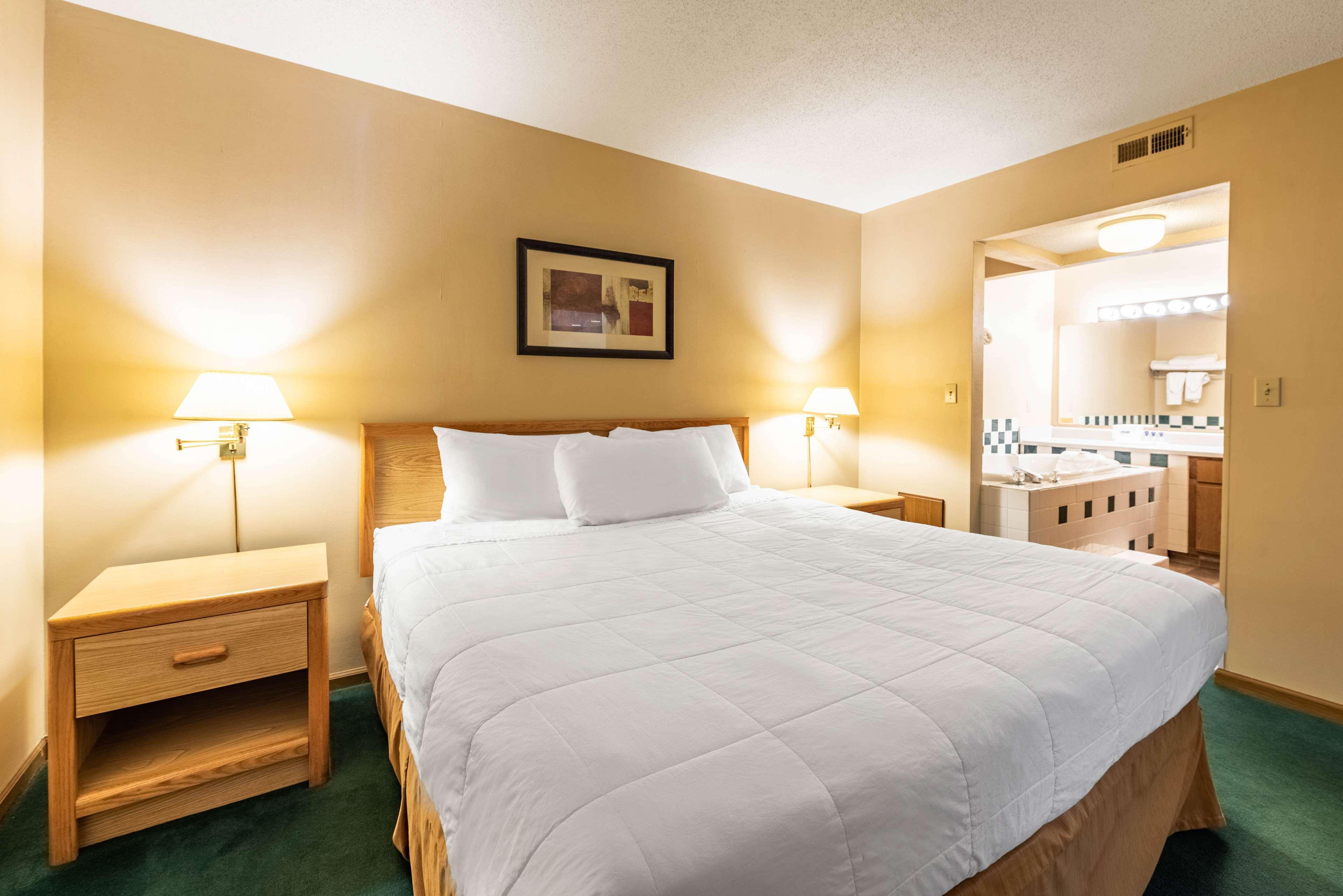 Americas Best Value Inn St. Marys Экстерьер фото