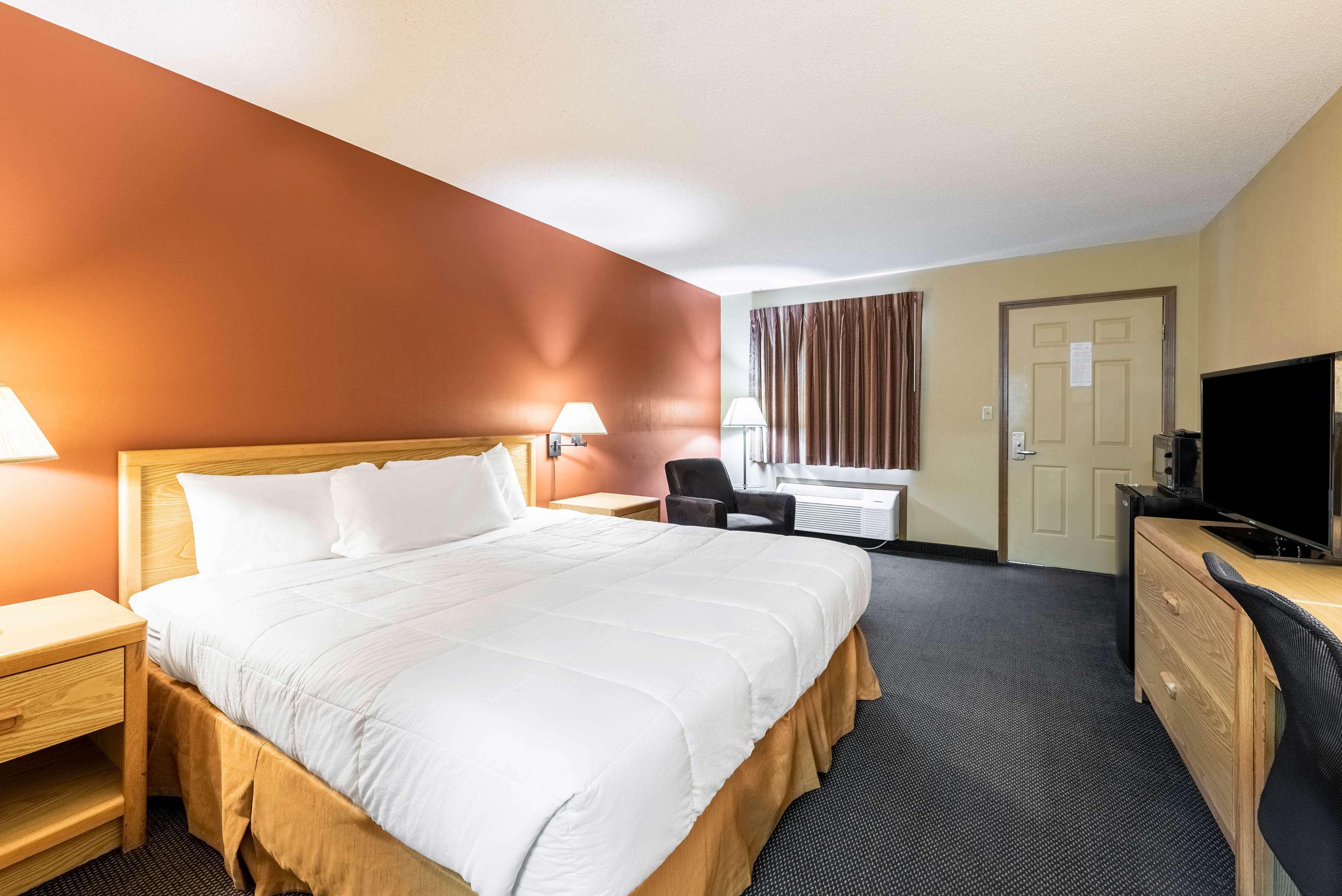 Americas Best Value Inn St. Marys Экстерьер фото