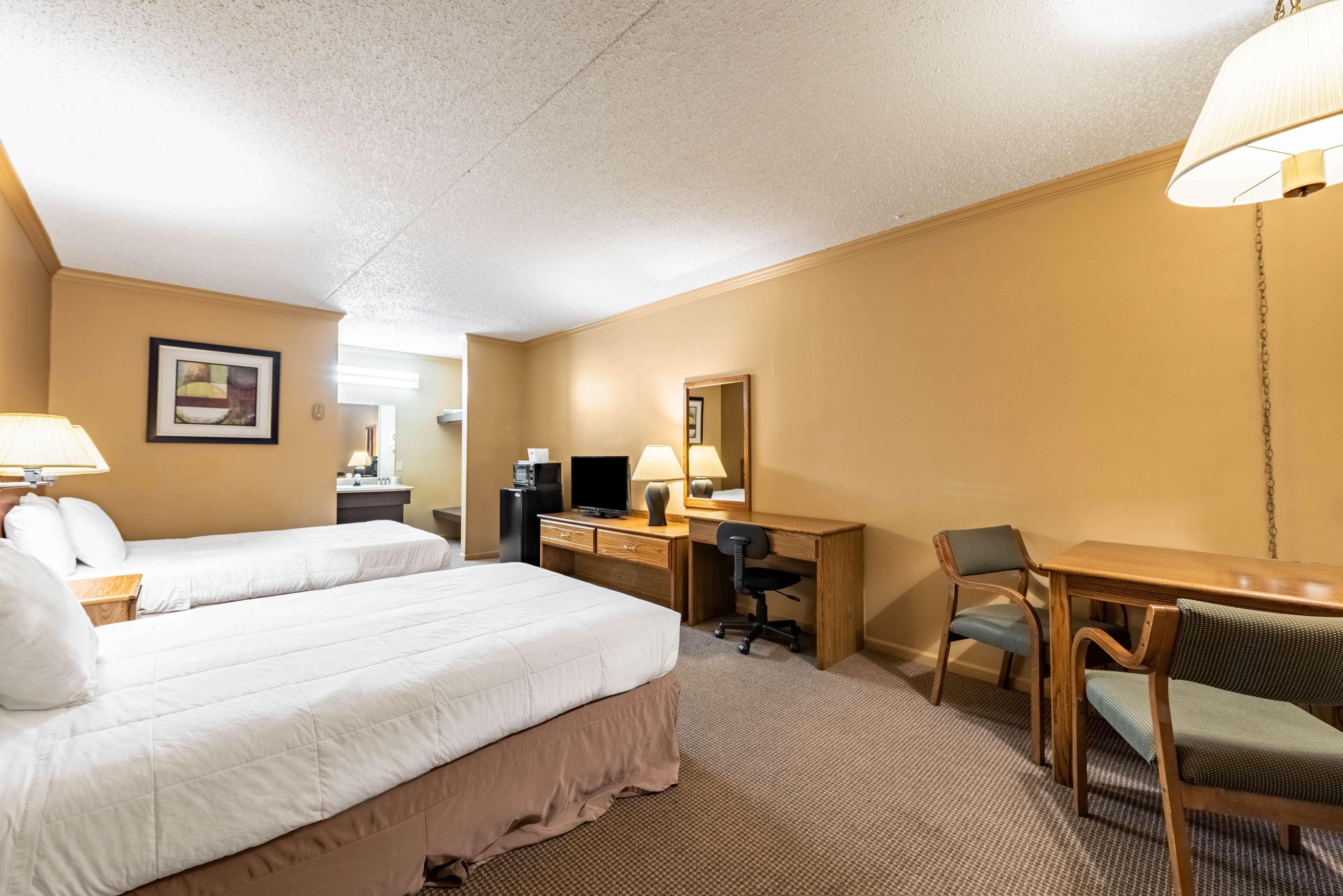 Americas Best Value Inn St. Marys Экстерьер фото