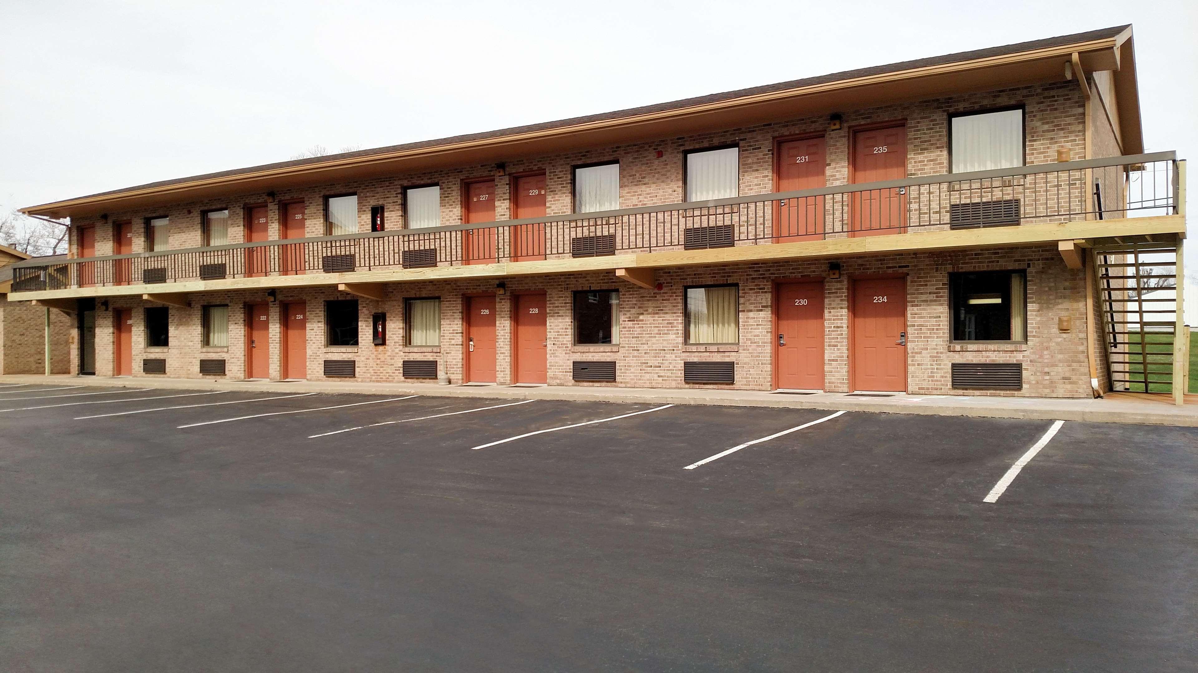 Americas Best Value Inn St. Marys Экстерьер фото