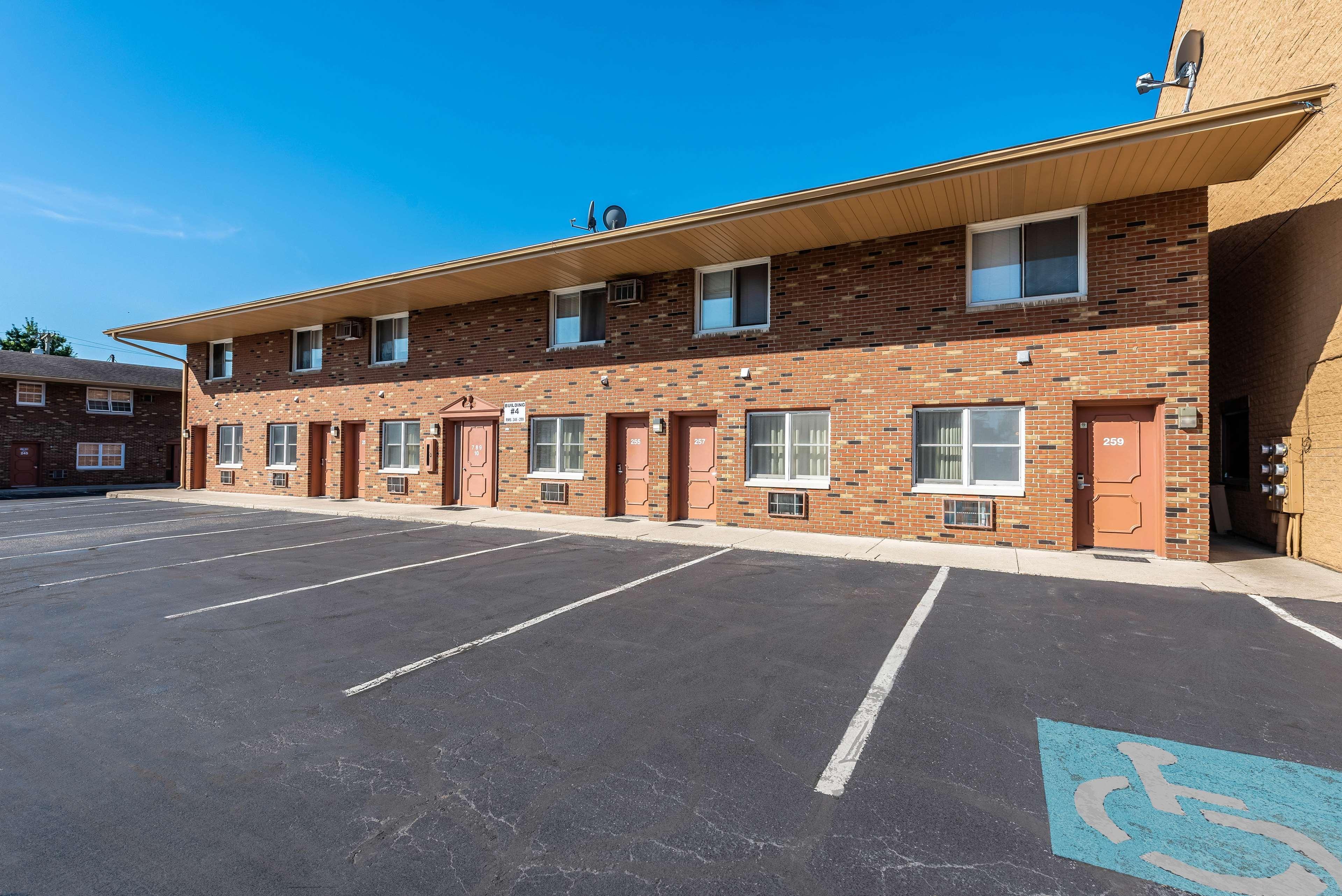 Americas Best Value Inn St. Marys Экстерьер фото