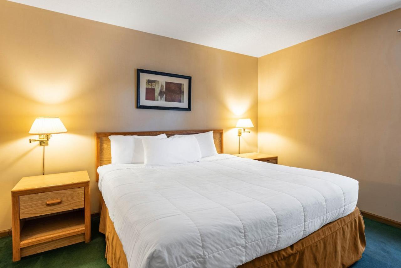 Americas Best Value Inn St. Marys Экстерьер фото
